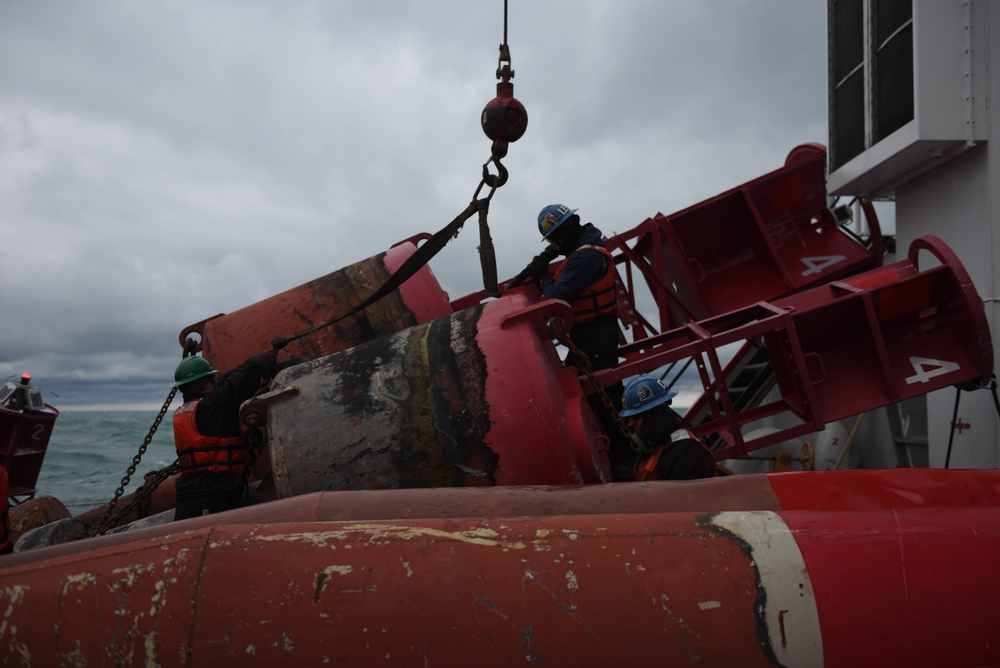 USCGC Mackinaw (WLBB 30) 2022 Christmas Tree Run