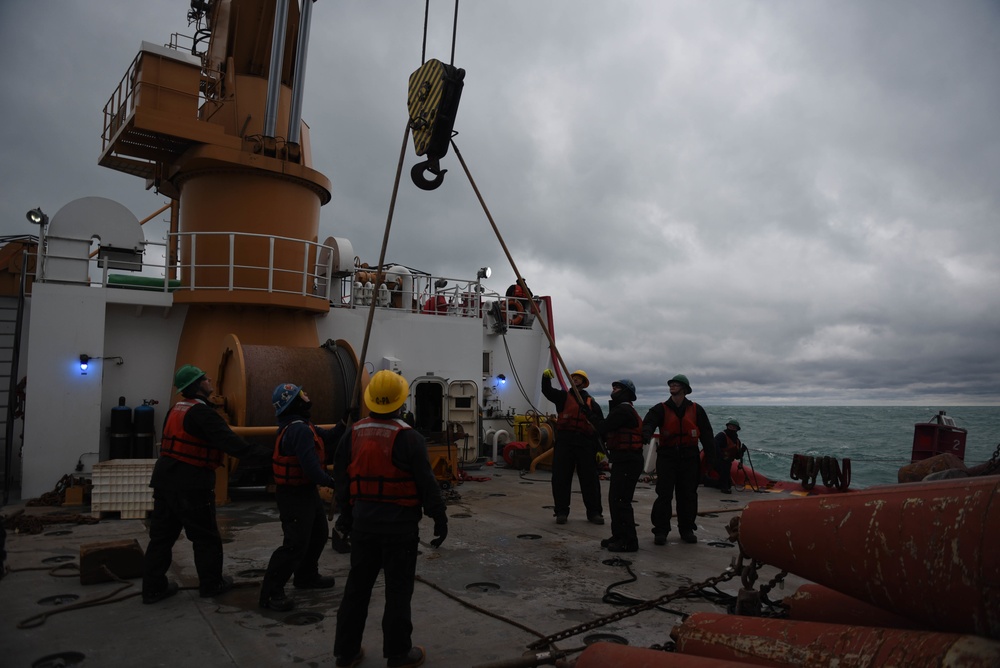 USCGC Mackinaw (WLBB 30) 2022 Christmas Tree Run