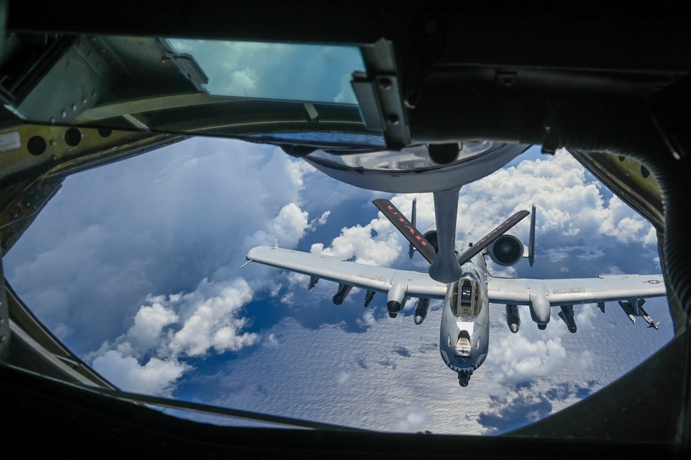 506 EARS aerial refuels Moody A-10C Thunderbolt II over Pacific Ocean