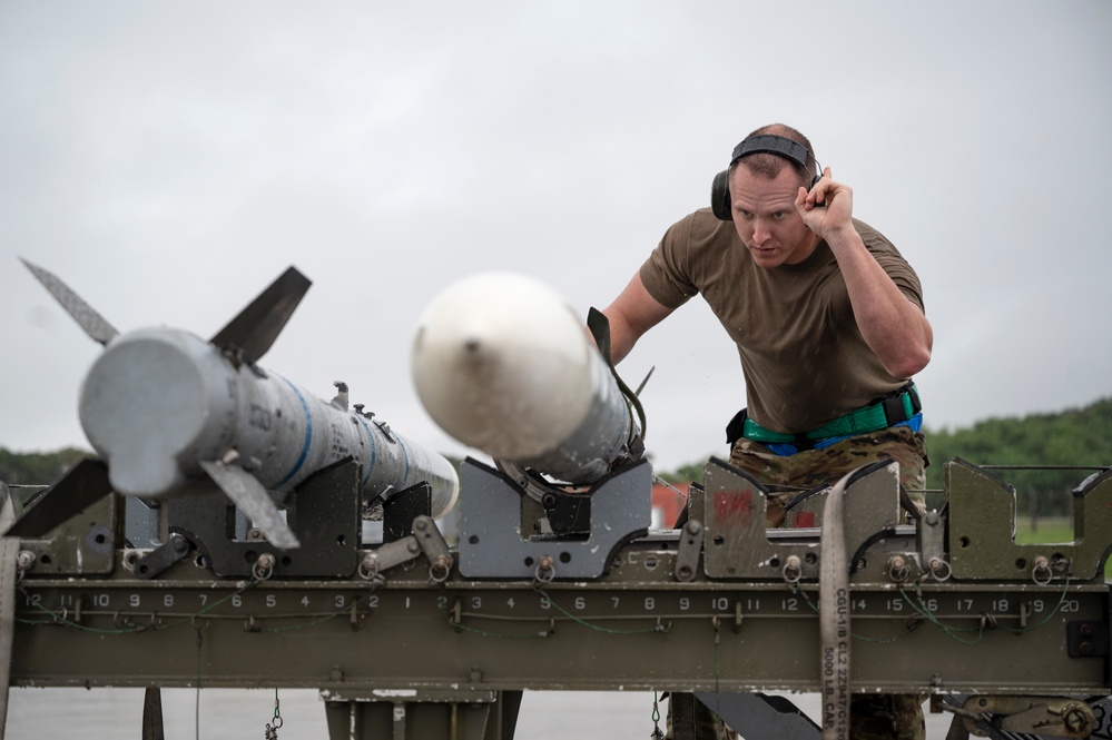 Weapons Load Crew of the 3rd Quarter Competition