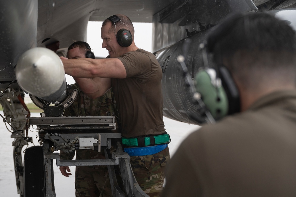 Weapons Load Crew of the 3rd Quarter Competition