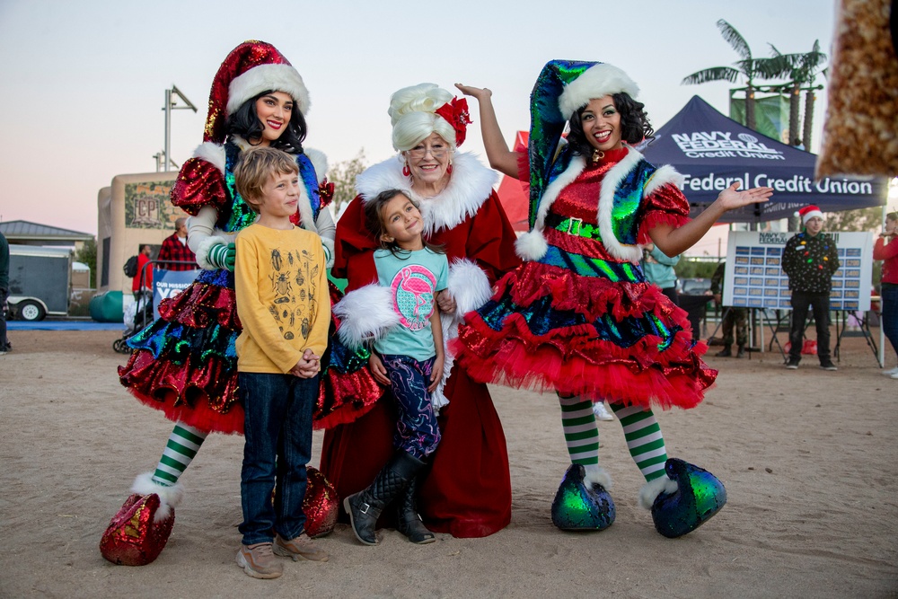Tree Lighting Ceremony starts the holiday season