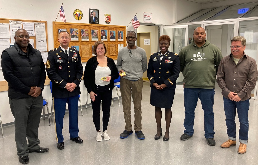 CIF employees recognized by 405th AFSB commander for quick action