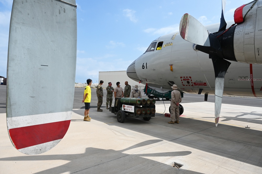 75th EAS helps Japanese Navy with emergency oxygen servicing