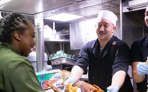 USS Truxtun (DDG 103) Celebrates Thanksgiving