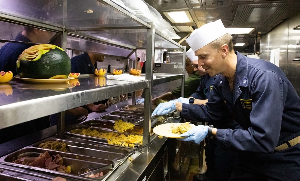 USS Truxtun (DDG 103) Celebrates Thanksgiving