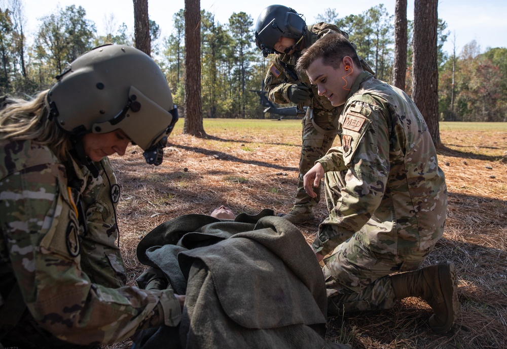 Alabama National Guard Soldiers and Airmen conduct realistic CASEVAC training