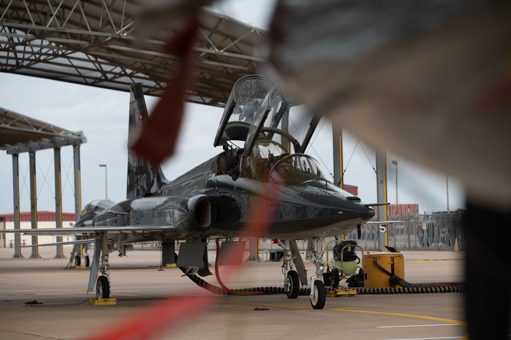 T-38C Talon taxis the runway