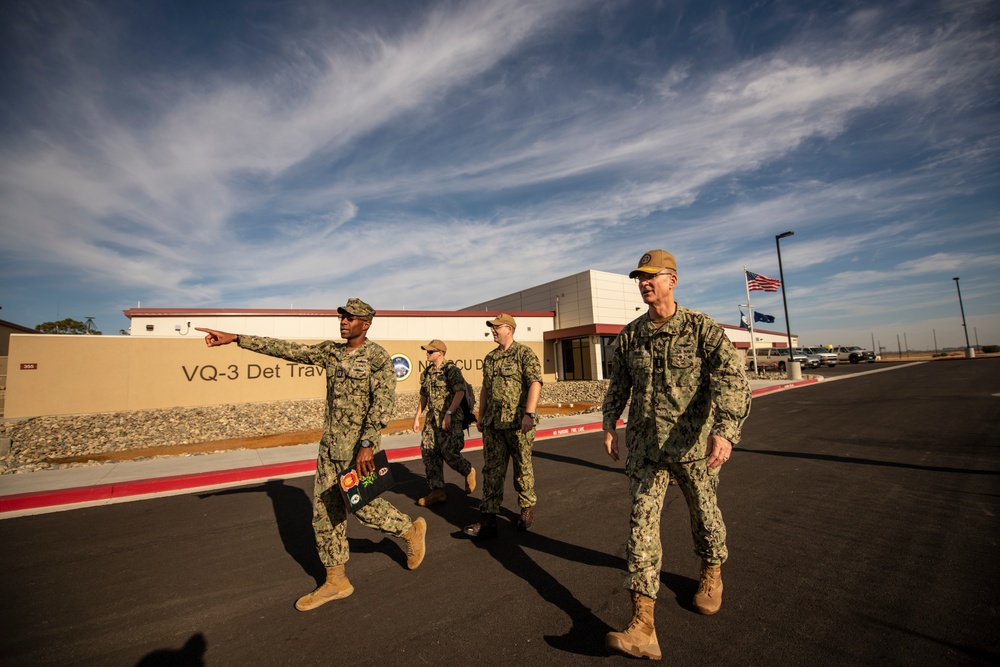 DVIDS - Images - The Washington Commanders visit Marine Barracks