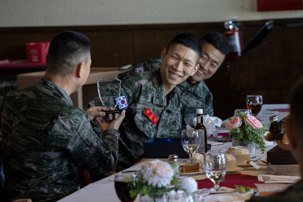 U.S. Marines of Marine Air Control Group 18 meet with Marines of Republic of Korea