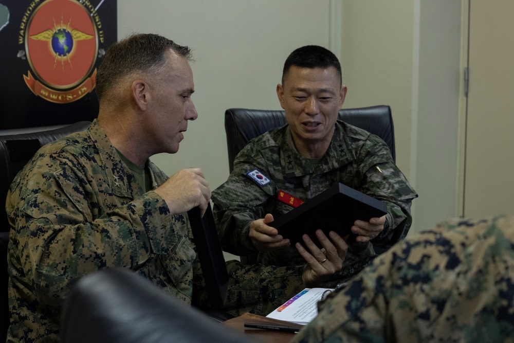 DVIDS - Images - U.S. Marines of Marine Air Control Group 18 meet with ...