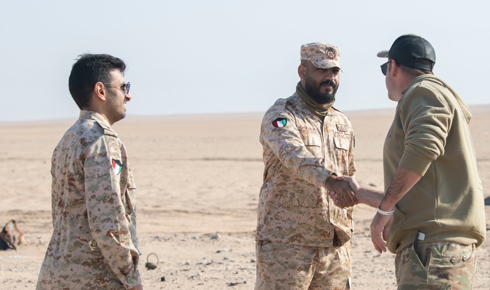 U.S. EOD helps in Joint training with Kuwaiti EOD