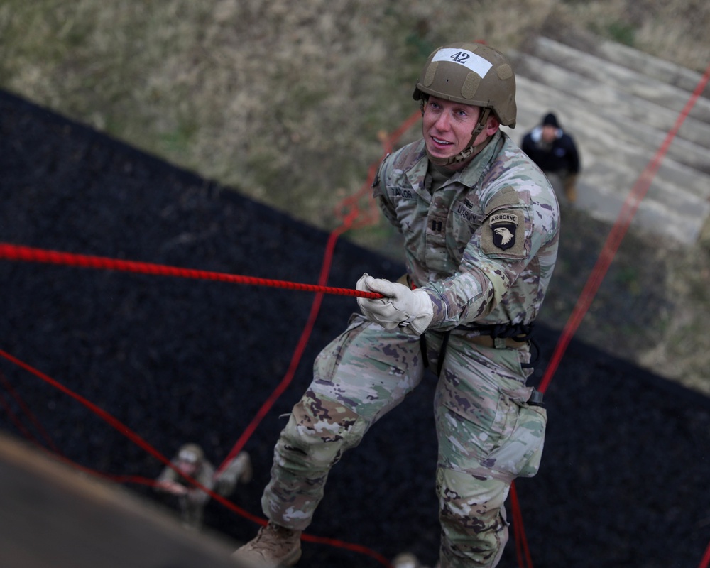 Air Assault Rappeling