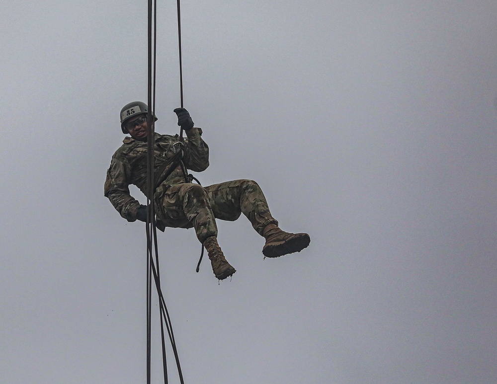 Air Assault Rappelling in Romania