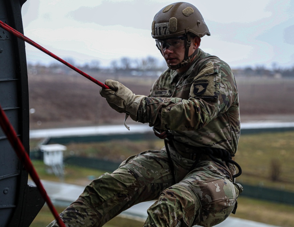 Air Assault Rappelling in Romania