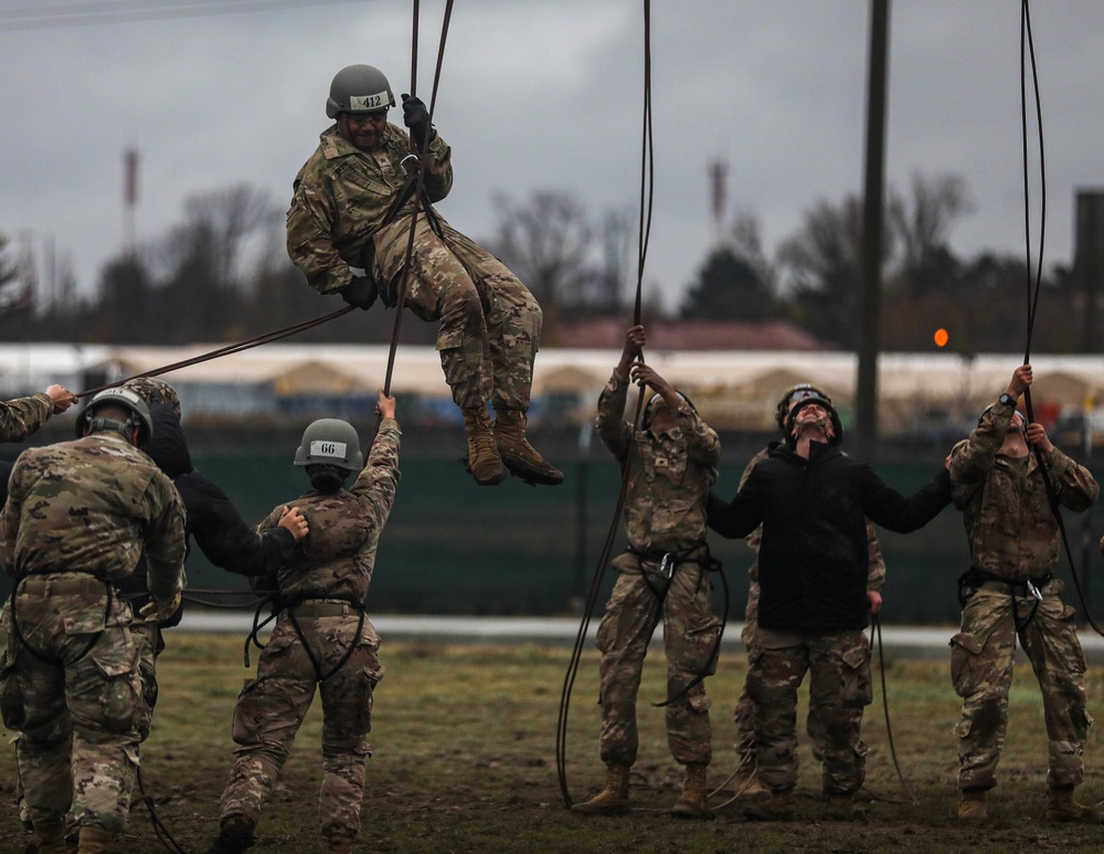 Air Assault Rappelling in Romania