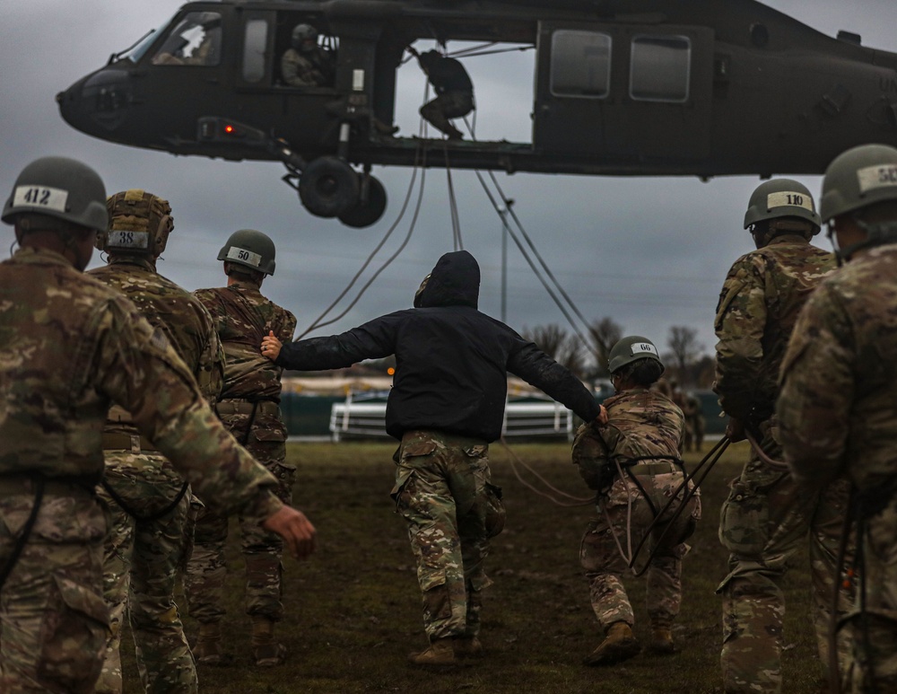 Air Assault Rappelling in Romania