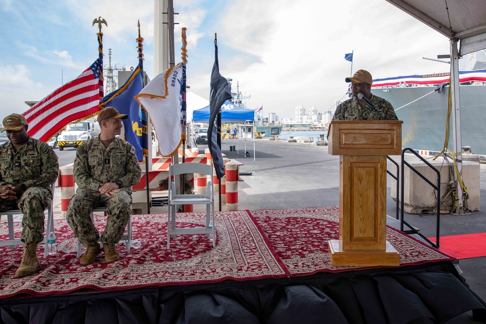 Task Force 55 Welcomes New Commander at Pierside Ceremony in Bahrain