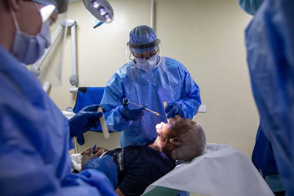 Odontology - Hospital Dr. Francisco E. Moscoso Puello - CP22