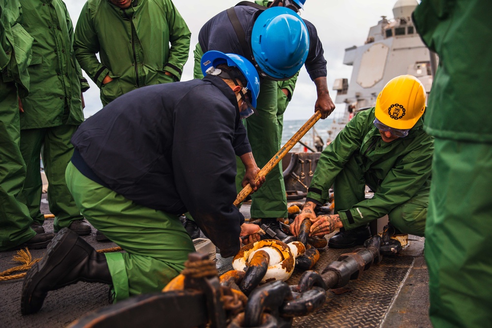 USS Paul Ignatius (DDG 117) Sailors Remove Anchor Chain Link