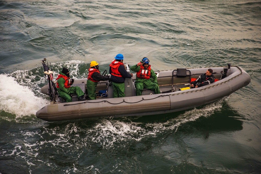 USS Paul Ignatius (DDG 117) Moors to a Buoy in Plymouth, United Kingdom