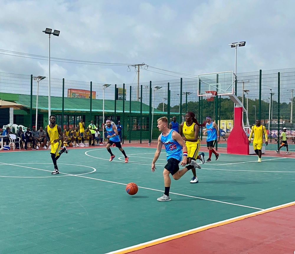 MSG, US embassy staff play basketball with the Liberian President