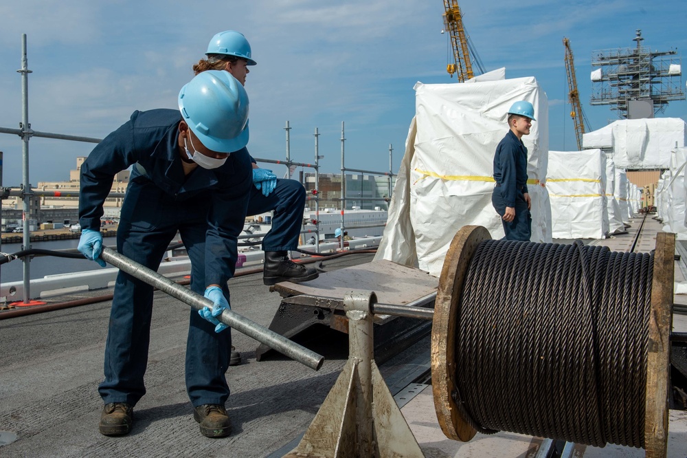 Ike Conducts Maintenance at Norfolk Naval Shipyard