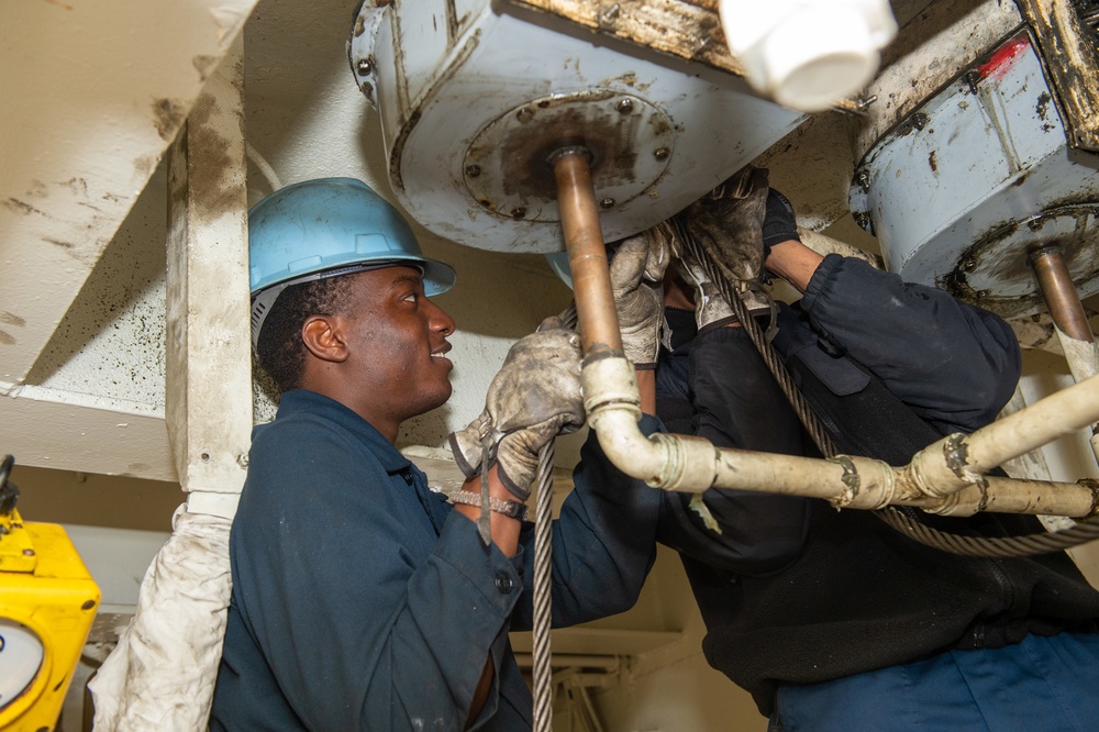 Ike Conducts Maintenance at Norfolk Naval Shipyard