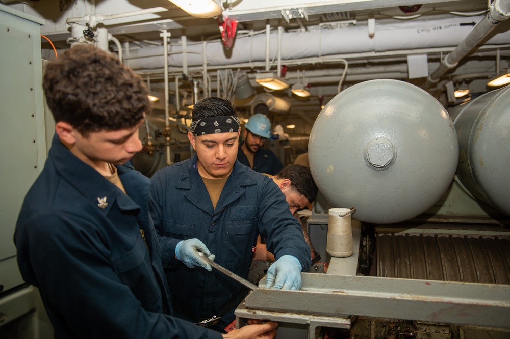 Ike Conducts Maintenance at Norfolk Naval Shipyard