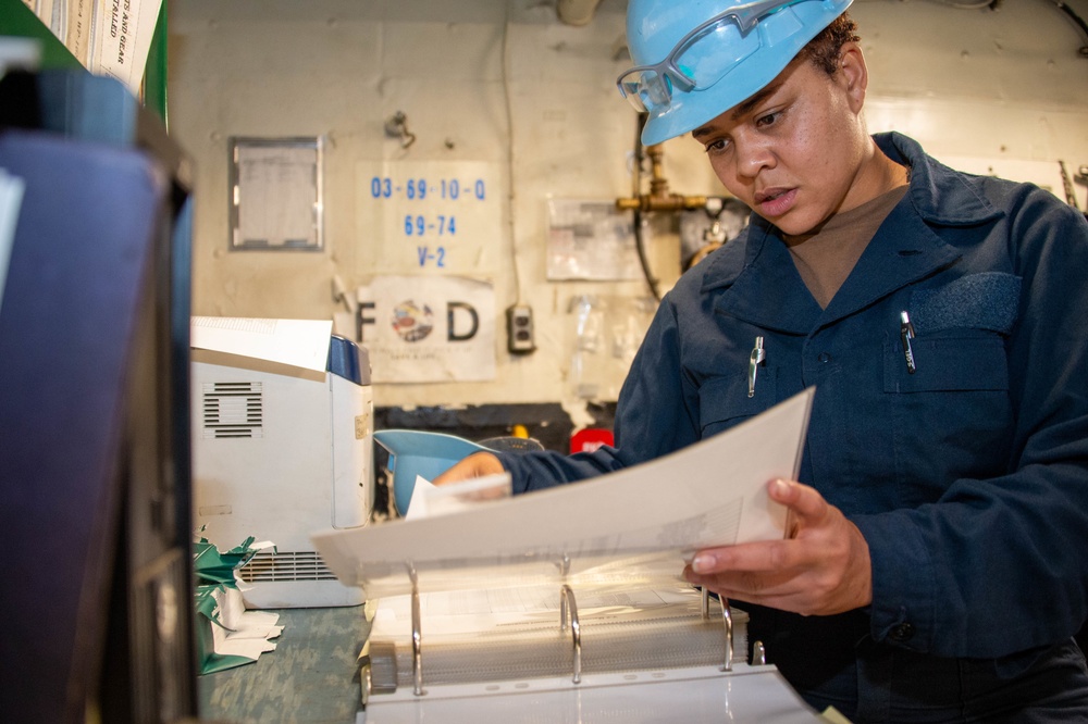 Ike Conducts Maintenance at Norfolk Naval Shipyard