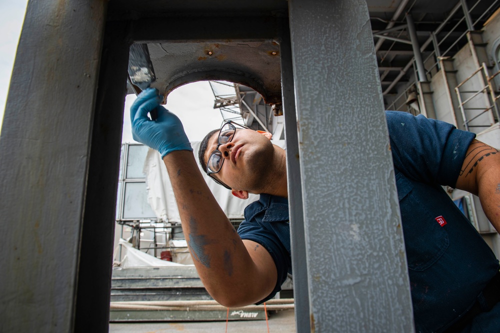 Ike Conducts Maintenance at Norfolk Naval Shipyard