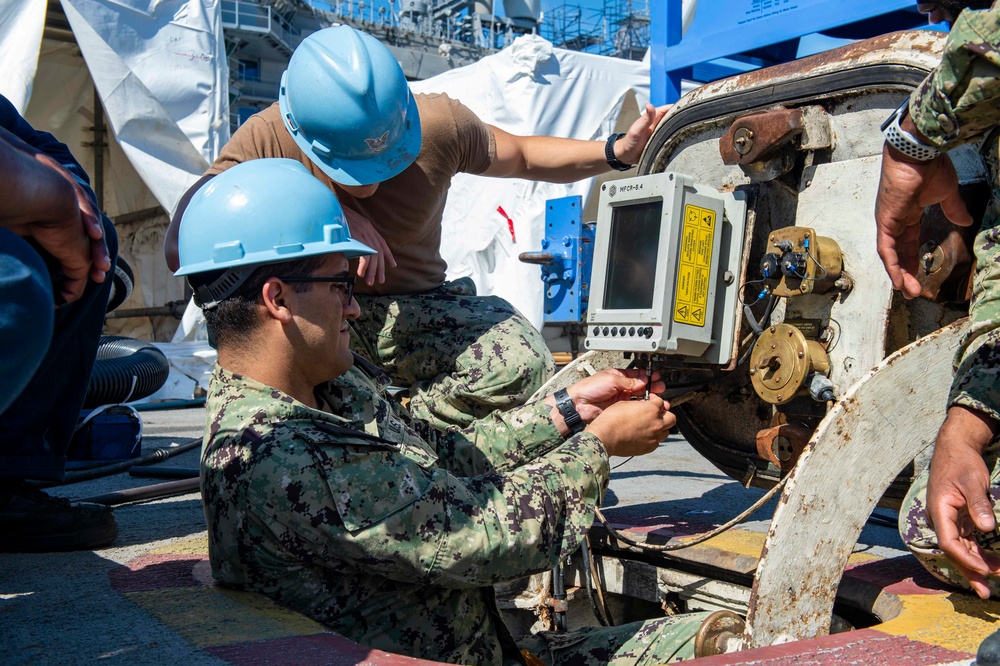 Ike Conducts Maintenance at Norfolk Naval Shipyard