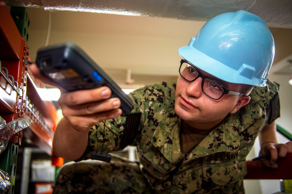 Ike Conducts Maintenance at Norfolk Naval Shipyard