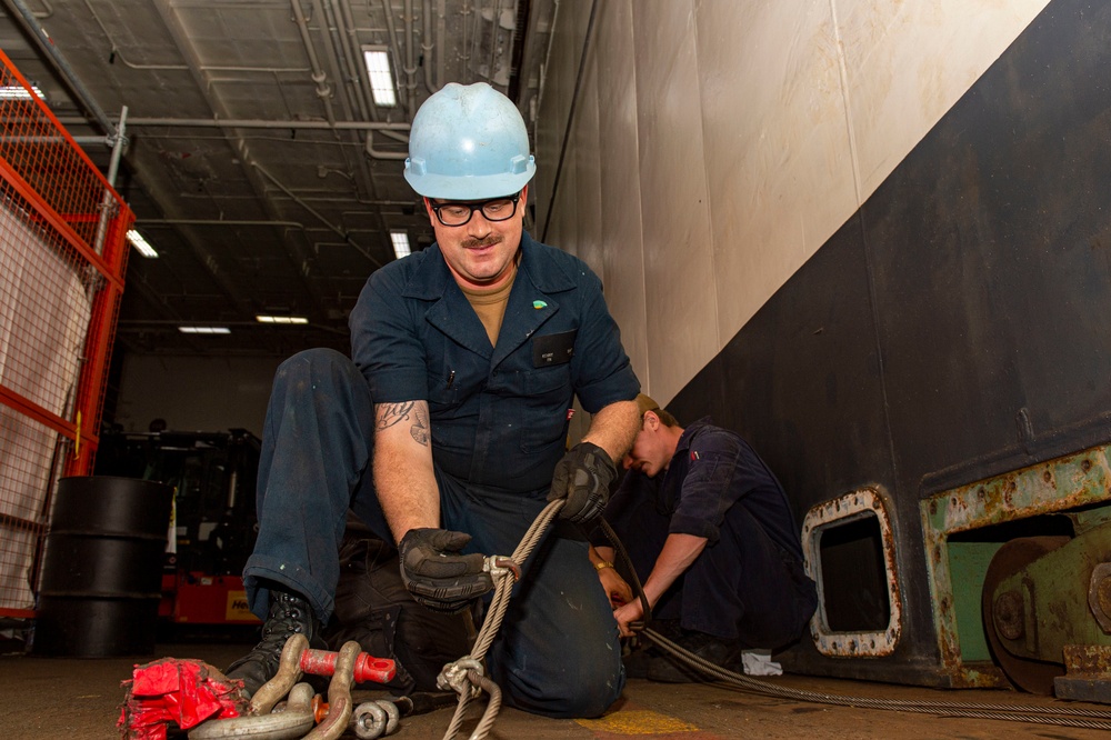 Ike Conducts Maintenance at Norfolk Naval Shipyard