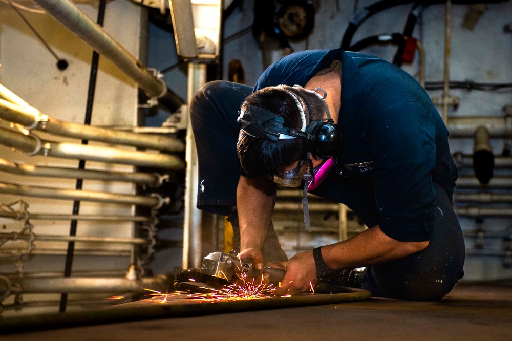 Ike Conducts Maintenance at Norfolk Naval Shipyard