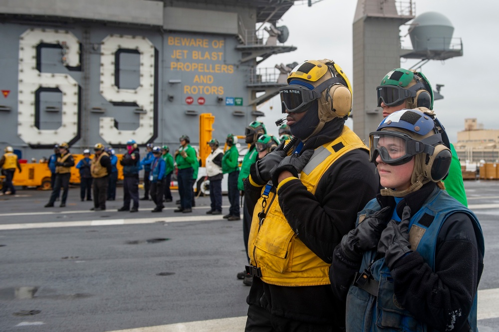 Ike Conducts Flight Deck Drills at Norfolk Naval Shipyard