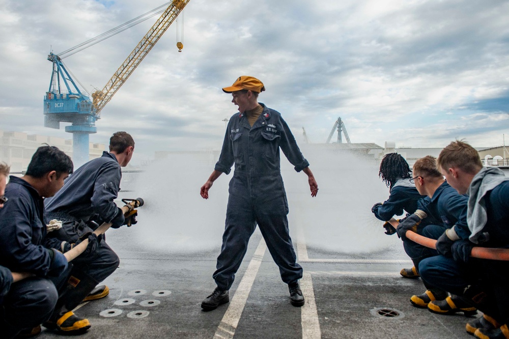 Ike Conducts Hose Team Training at Norfolk Naval Shipyard