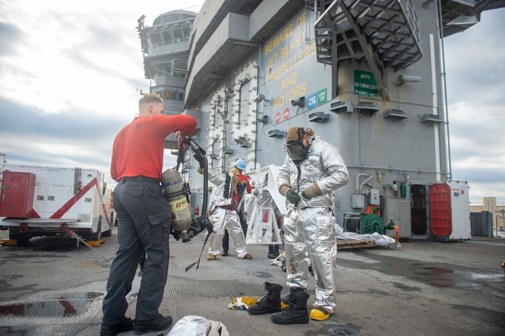 Ike Conducts proxy suit training at Norfolk Naval Shipyard