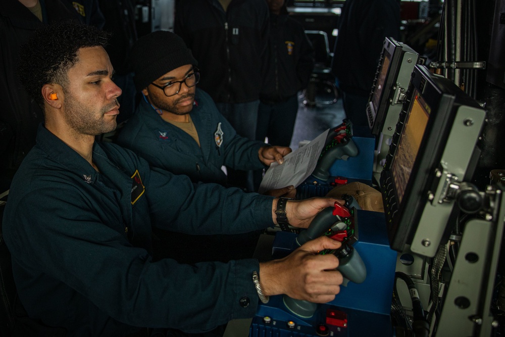 USS Paul Ignatius (DDG 117) Conducts GUNNEX