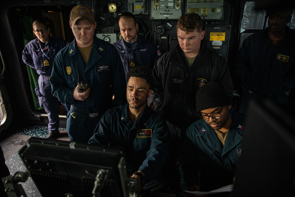 USS Paul Ignatius (DDG 117) Conducts GUNNEX