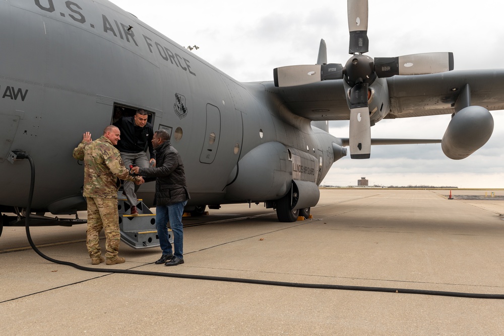 Caterpillar's Armed Forces Support Network tours Peoria's 182nd Airlift Wing Nov. 29, 2022