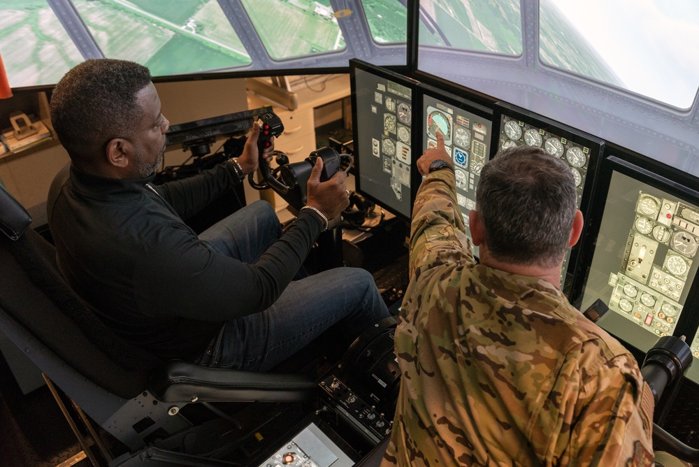 Caterpillar's Armed Forces Support Network tours Peoria's 182nd Airlift Wing Nov. 29, 2022