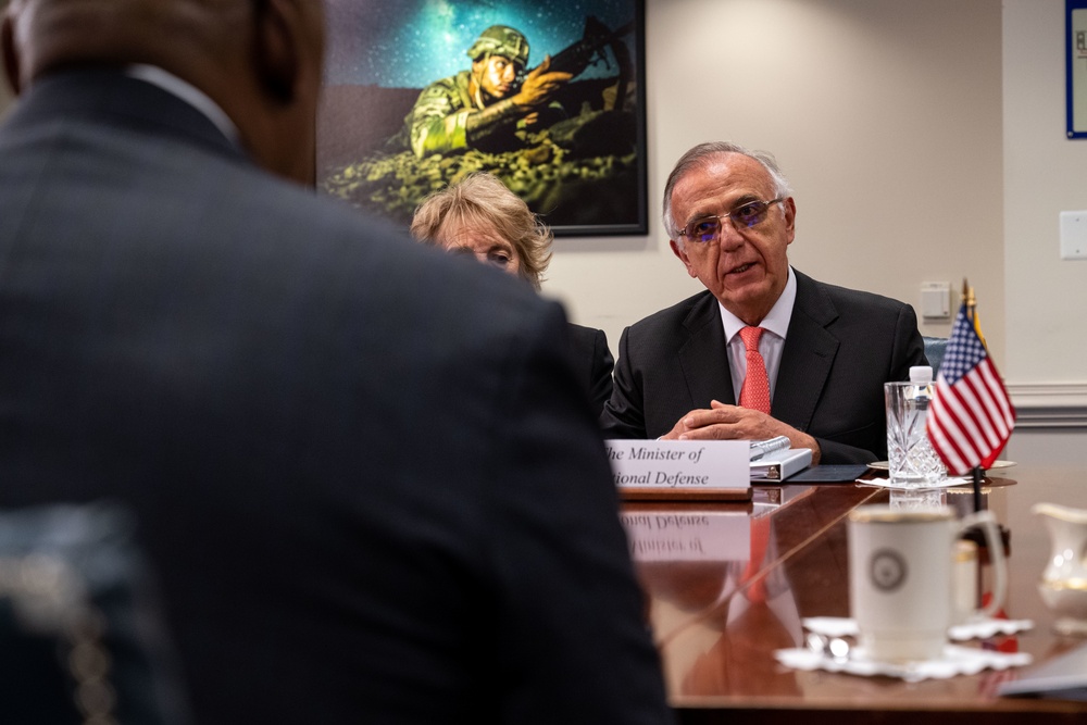 SECDEF Hosts Bilateral Engagement with Colombian Minister of National Defense