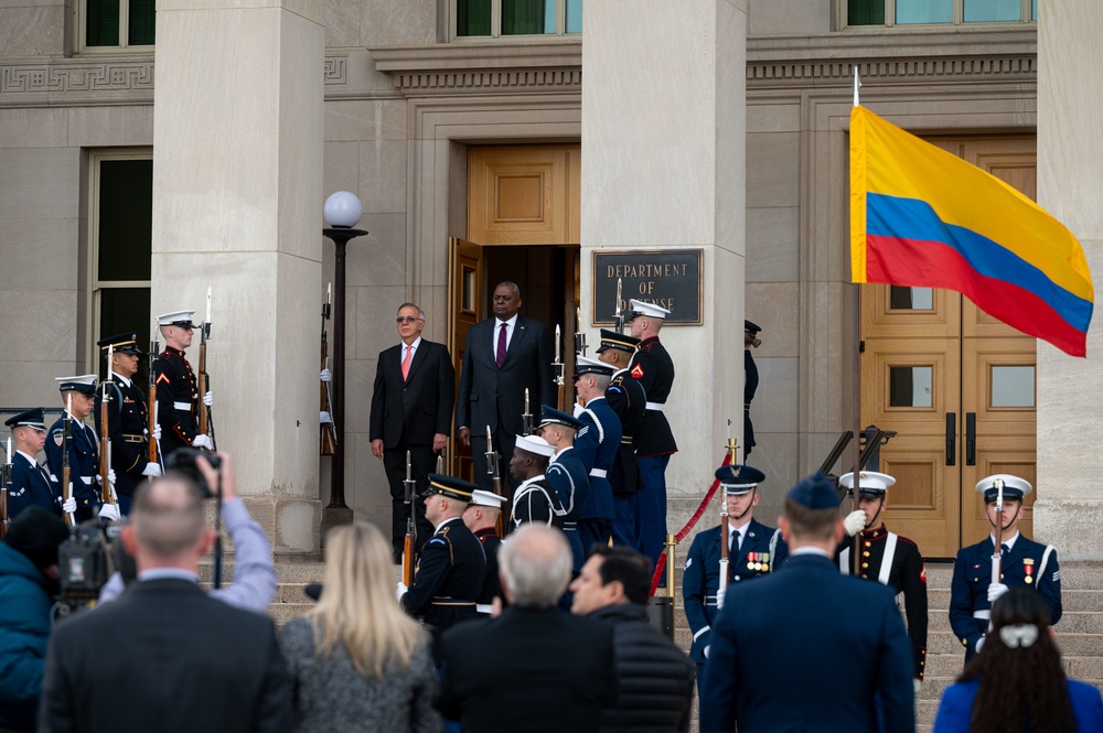 SECDEF Hosts Bilateral Engagement with Colombian Minister of National Defense