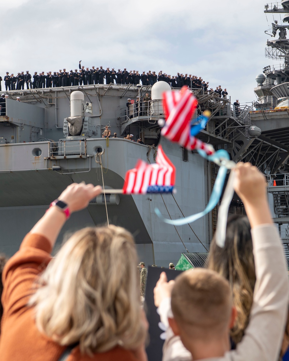 USS TRIPOLI RETURN TO HOMEPORT