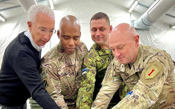 1st ID Brings the Holidays Overseas