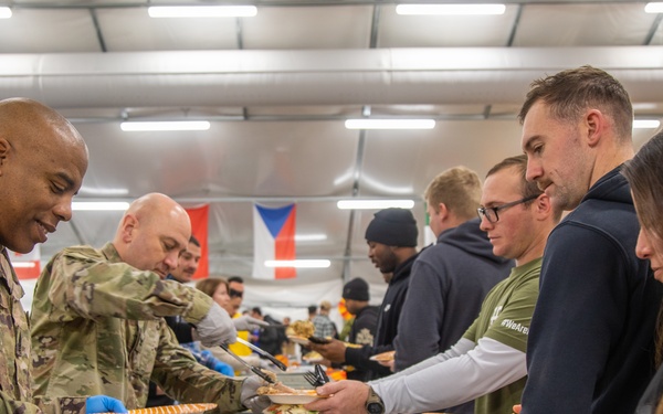 1st ID Brings the Holidays Overseas