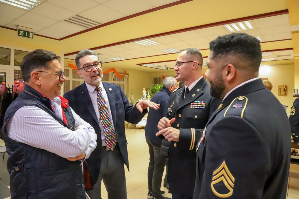 Slovak citizens invite V Corps Soldiers to large Thanksgiving celebration