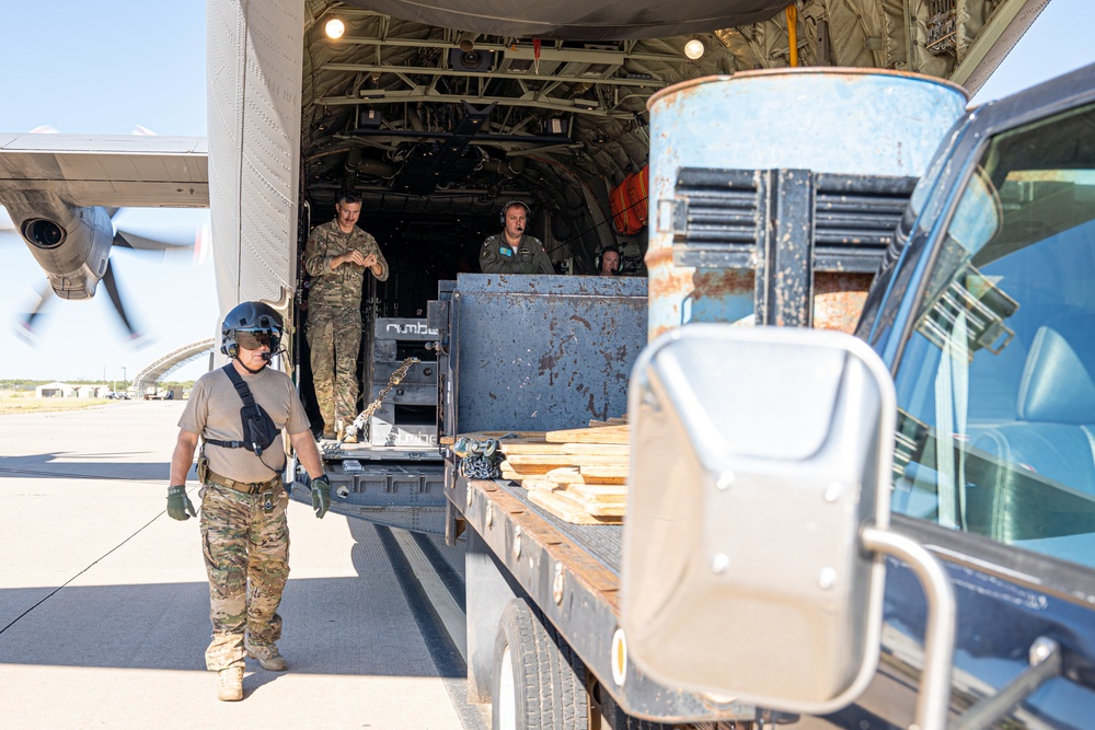 International air mobility crews attend Missouri based advanced tactics course