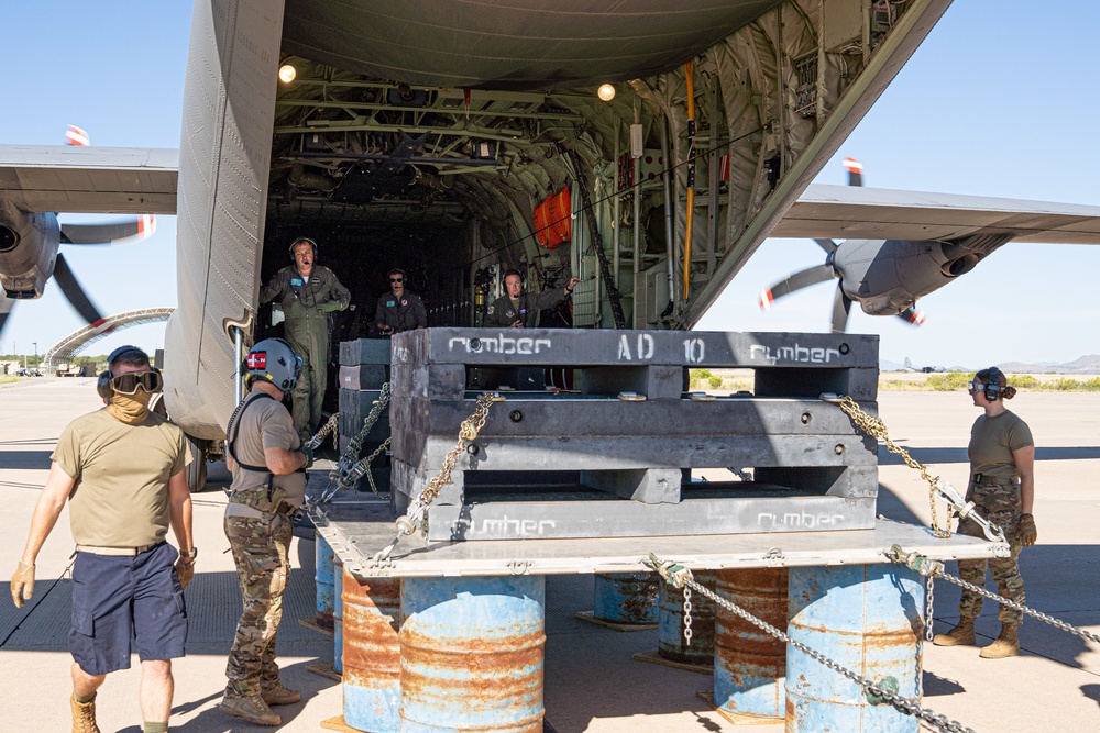 International air mobility crews attend Missouri based advanced tactics course